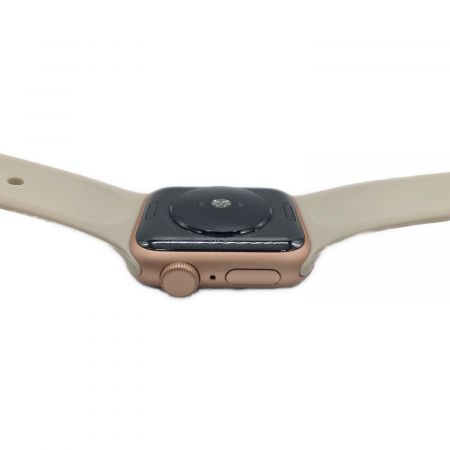 Apple (アップル) Apple Watch SE ゴールドアルミニウム/スポーツバンド 充電器無 MKQ03J/A GPSモデル ケースサイズ:40㎜ 〇 程度:Aランク -