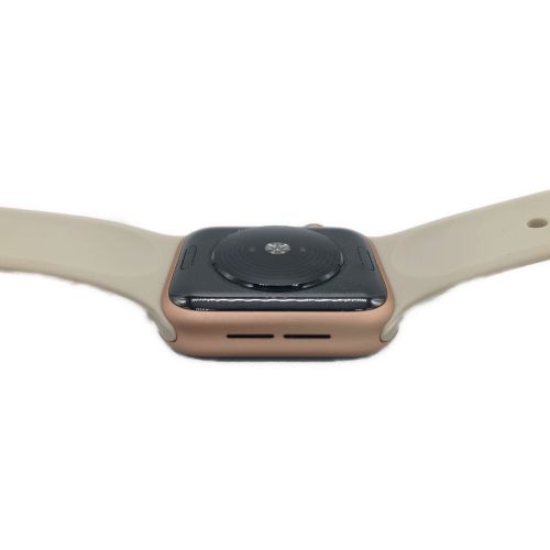 Apple (アップル) Apple Watch SE ゴールドアルミニウム/スポーツバンド 充電器無 MKQ03J/A GPSモデル ケースサイズ:40㎜ 〇 程度:Aランク -