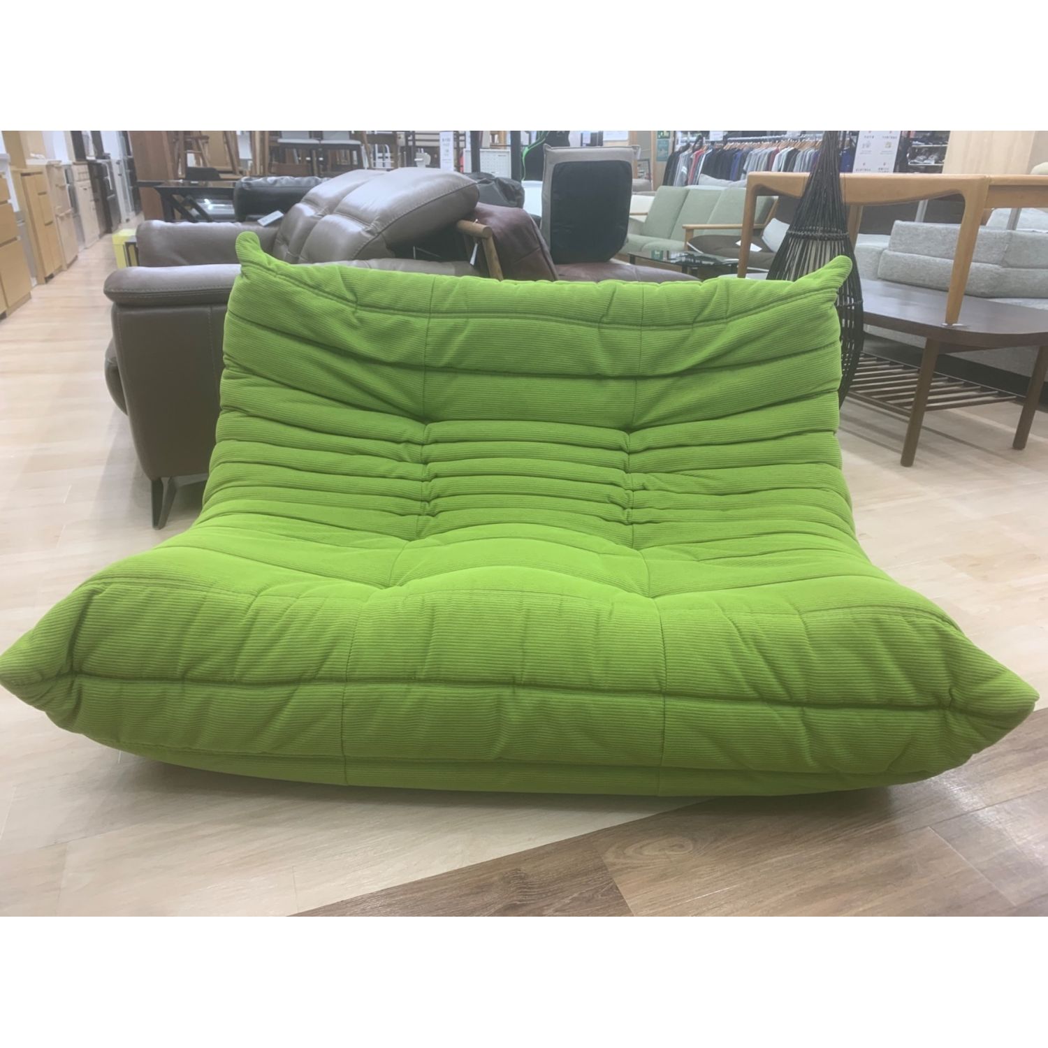 ligne roset (リーンロゼ) 2人掛けソファー グリーン @ パフ付 布製