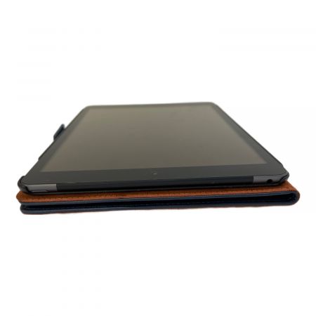 iPad(第8世代) MYMH2J/A docomo 32GB ○ サインアウト確認済 356752117270930
