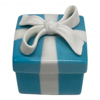 TIFFANY & Co. (ティファニー アンド コー) 陶器小物入れ プレゼントボックス型