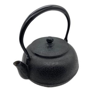 南部鉄器 (ナンブテッキ) 鉄瓶 18型平丸肌 岩鋳
