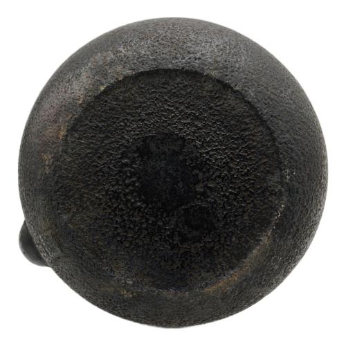 南部鉄器 (ナンブテッキ) 鉄瓶 18型平丸肌 岩鋳