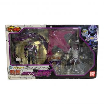 仮面ライダー龍騎 (カメンライダーリュウキ) 仮面ライダー王蛇 R＆Mシリーズ4 仮面ライダー ※箱ダメージ有