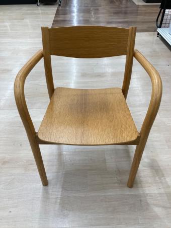 無印良品 (ムジルシリョウヒン) ダイニングチェアー ライトブラウン 1人掛け オーク材ダイニンングアームチェア