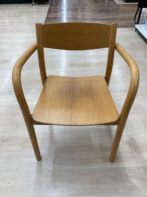 無印良品 (ムジルシリョウヒン) ダイニングチェアー ライトブラウン 1人掛け オーク材ダイニンングアームチェア