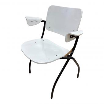 ダイニングチェアー ホワイト ナナ アームチェア イルマリタピオヴァーラ