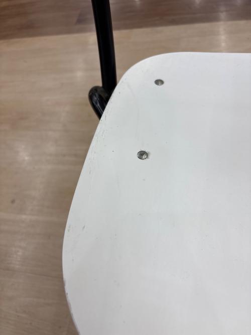 ダイニングチェアー ホワイト ナナ アームチェア イルマリタピオヴァーラ