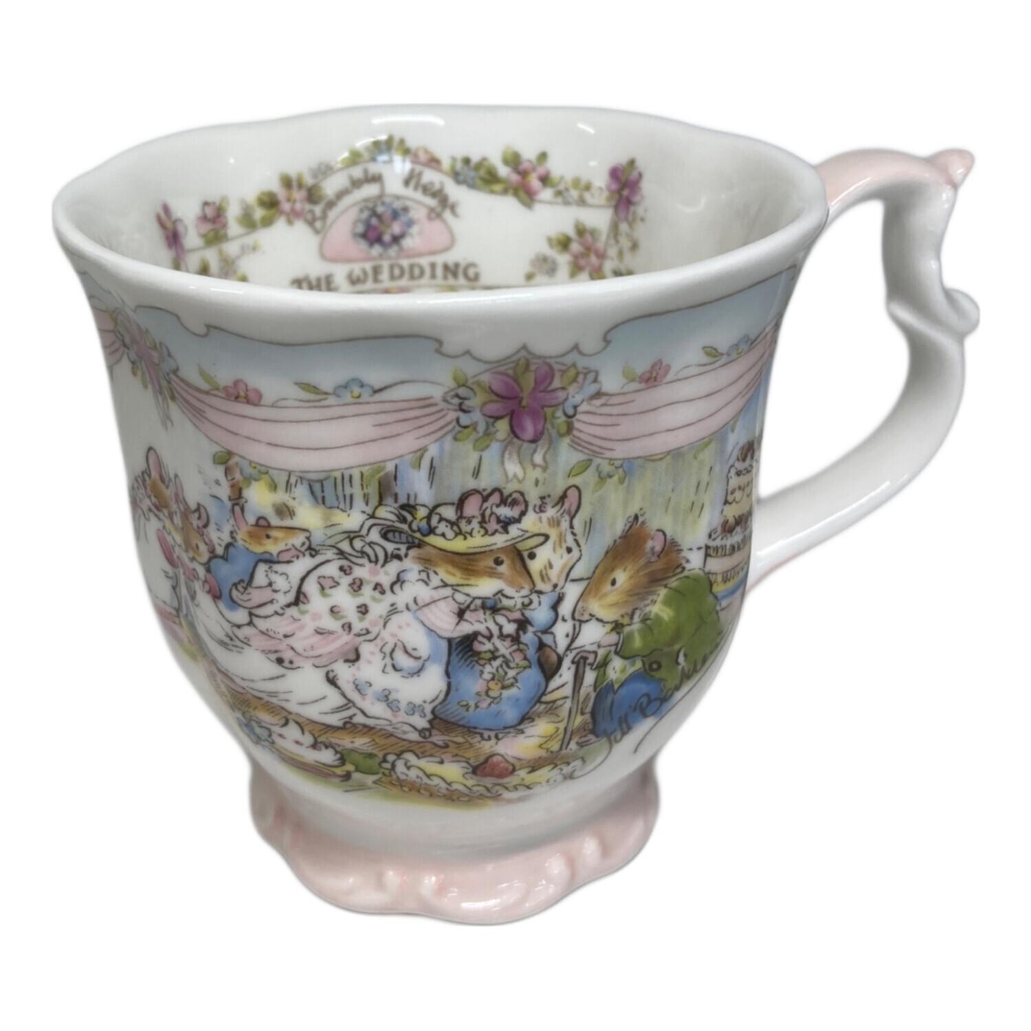   ロイヤルドルトン　LADY  WOODMOUSE ロイヤル・ドルトン カーライル ティーカップ＆ソーサーを