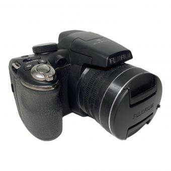 FUJIFILM (フジフィルム) デジタル一眼レフカメラ S4500