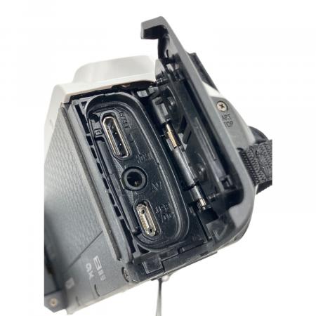 JVC (ジェイブイシー) ビデオカメラ GZ-F270-W Everio｜トレファクONLINE