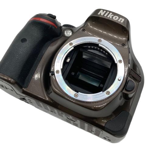 Nikon (ニコン) 一眼レフカメラ D5200