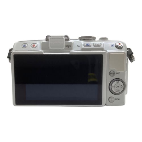 OLYMPUS (オリンパス) ミラーレス一眼カメラ バッテリー蓋破損有 E-PL6 1720万画素(総画素) フォーサーズ LiveMOS 専用電池 SDXCカード対応 -