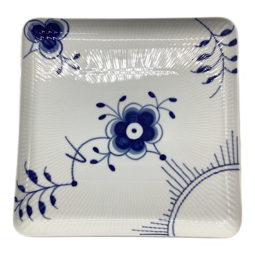 ROYAL COPENHAGEN (ロイヤル・コペンハーゲン) スクエアプレート ▲ ブルーフルーテッド・メガ