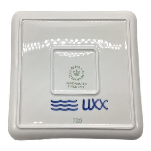 ROYAL COPENHAGEN (ロイヤル・コペンハーゲン) スクエアプレート ▲ ブルーフルーテッド・メガ