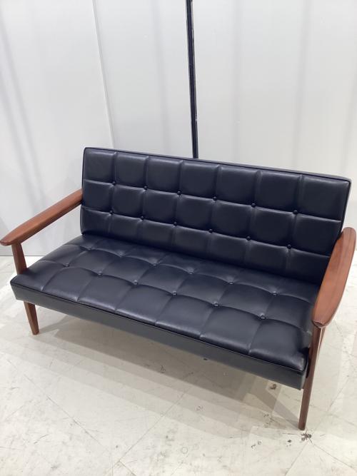 カリモク60 (カリモクロクマル) 2人掛けソファー スタンダードブラック Kチェア 2シーター 270 W36140 合皮