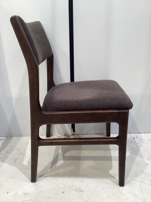 カリモク60+ (カリモクロクマル) アームレスダイニングチェア セラムダークグレー