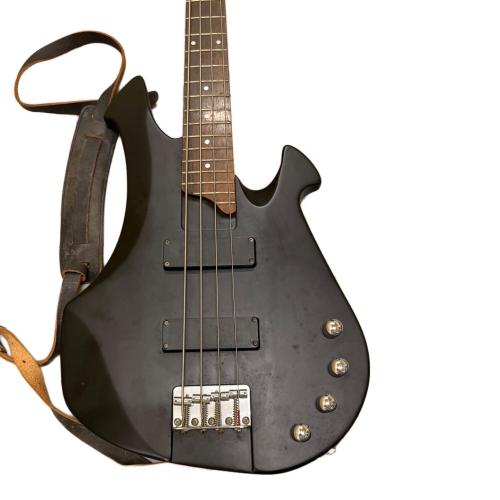 killer kumovi ベース 音出し確認済みだがジャンク品として出品 killer kumovi ベース 音出し確認済みだがジャンク品として出品