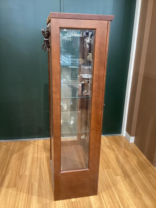 TAKEDOMI キュリオケース ブラウン 照明動作確認済 幅53 高152 奥40 ダウンライト付 1枚扉 引き出し付き テネシー