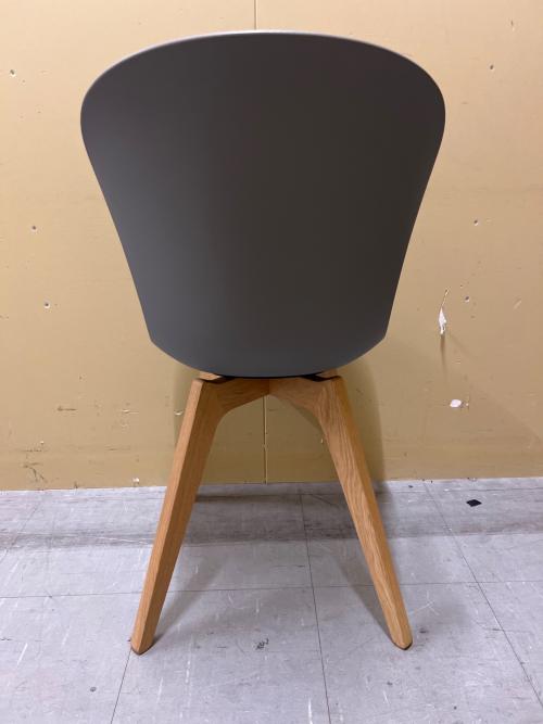 BoConcept (ボーコンセプト) ダイニングチェアー ブラック×ナチュラル 82 アームレス Adelaide