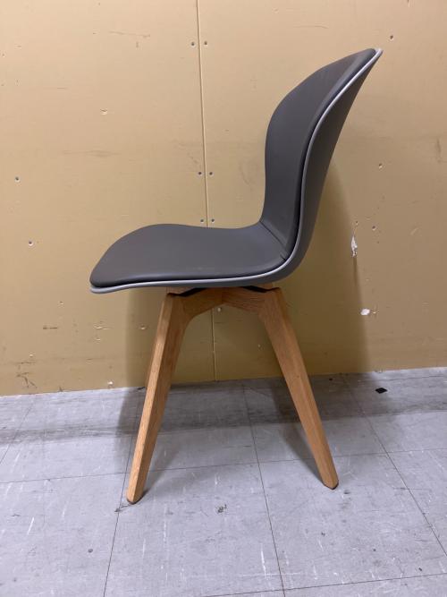 BoConcept (ボーコンセプト) ダイニングチェアー ブラック×ナチュラル 82 アームレス Adelaide