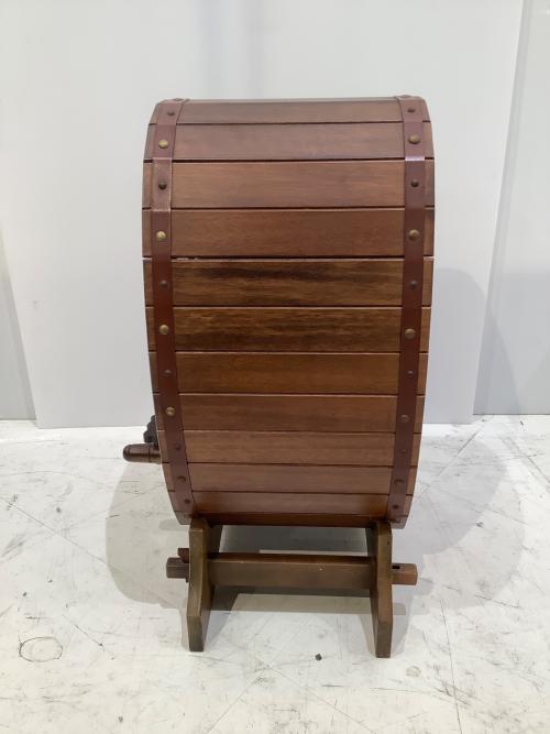 DeLuxe Barrel キャビネット ブラウン 樽型