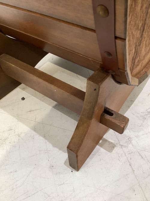 DeLuxe Barrel キャビネット ブラウン 樽型