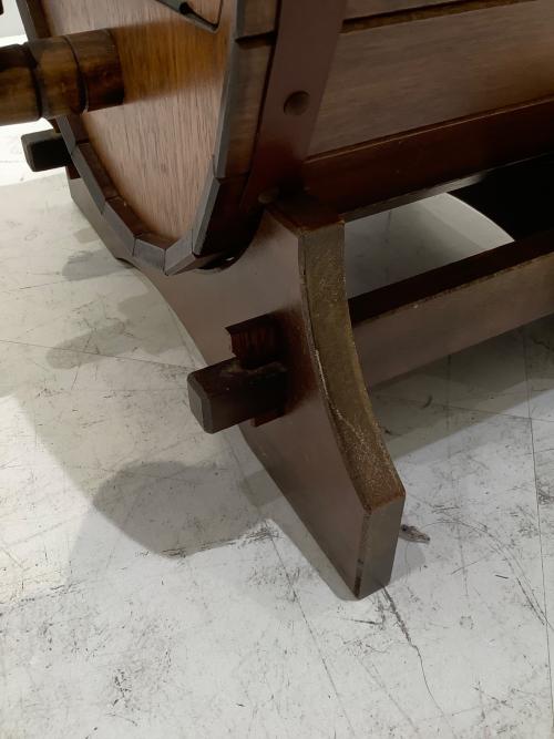 DeLuxe Barrel キャビネット ブラウン 樽型