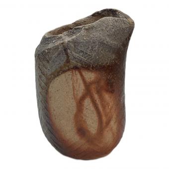 伊勢崎淳 （人間国宝） 花瓶 シリーズ： 備前ブリージングクレイ花生 307