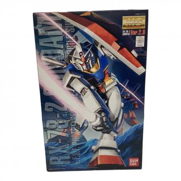 BANDAI (バンダイ) 1/100 MG RX-78-2 ガンダム Ver2.0 ガンプラ 機動