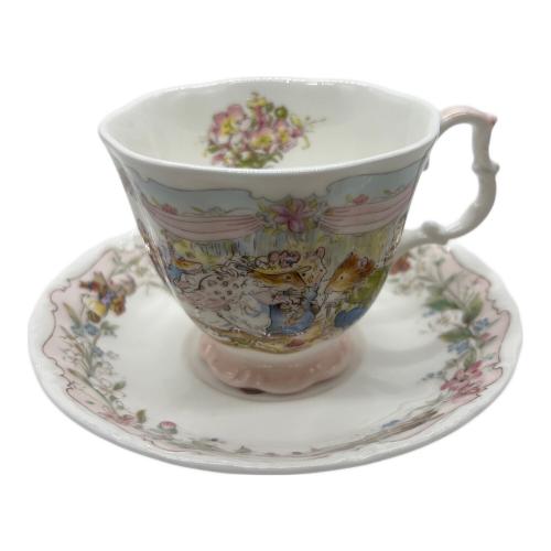 ROYAL DOULTON (ロイヤルドルトン) カップ&ソーサー ブランベリーヘッジ　THE BIRTHDAY