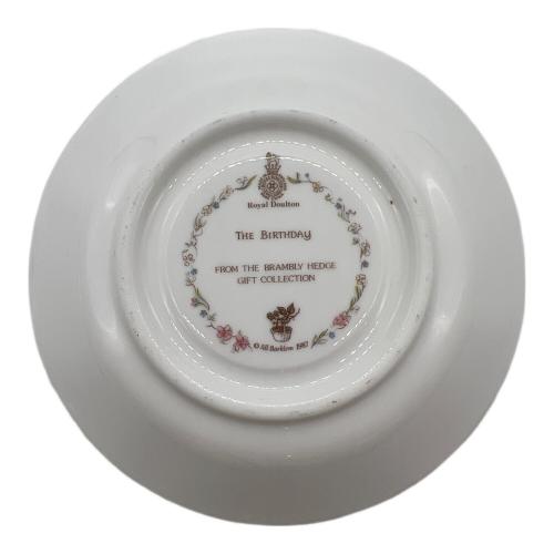 ROYAL DOULTON (ロイヤルドルトン) カップ&ソーサー ブランベリーヘッジ　THE BIRTHDAY