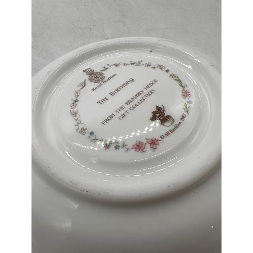 ROYAL DOULTON (ロイヤルドルトン) カップ&ソーサー ブランベリーヘッジ　THE BIRTHDAY