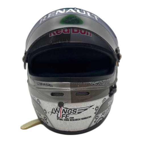 ミニヘルメット レッドブル 2010ワールドチャンピオン 1/2ヘルメット
