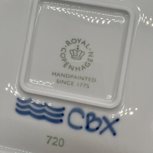 ROYAL COPENHAGEN (ロイヤル・コペンハーゲン) スクエアディッシュ ブルーフルーテッド・メガ