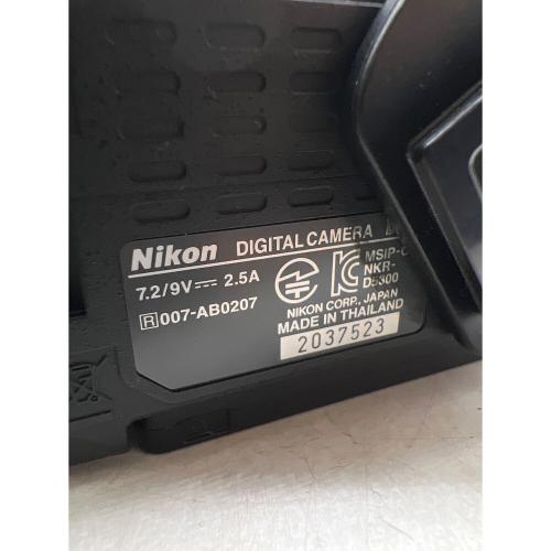 Nikon (ニコン) 一眼レフカメラ D5300