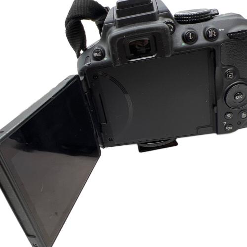 Nikon (ニコン) 一眼レフカメラ D5300