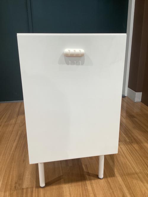 BoConcept (ボーコンセプト) ナイトテーブル 235 ホワイト Lugano