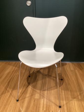 Fritz Hansen (フリッツハンセン) セブンチェア 2023年製 235 ホワイト