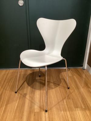 Fritz Hansen (フリッツハンセン) セブンチェア 2023年製 23 ホワイト