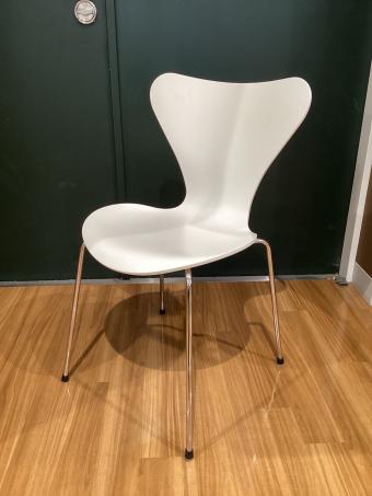 Fritz Hansen (フリッツハンセン) セブンチェア 2023年製 23 ホワイト
