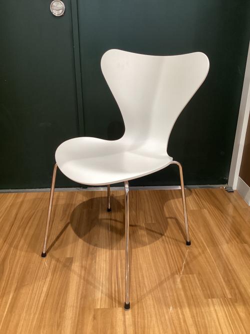 Fritz Hansen (フリッツハンセン) セブンチェア 2023年製 23 ホワイト