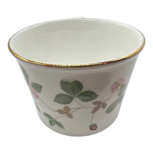 Wedgwood (ウェッジウッド) カップ&ソーサー デルフィ. ワイルドストロベリー