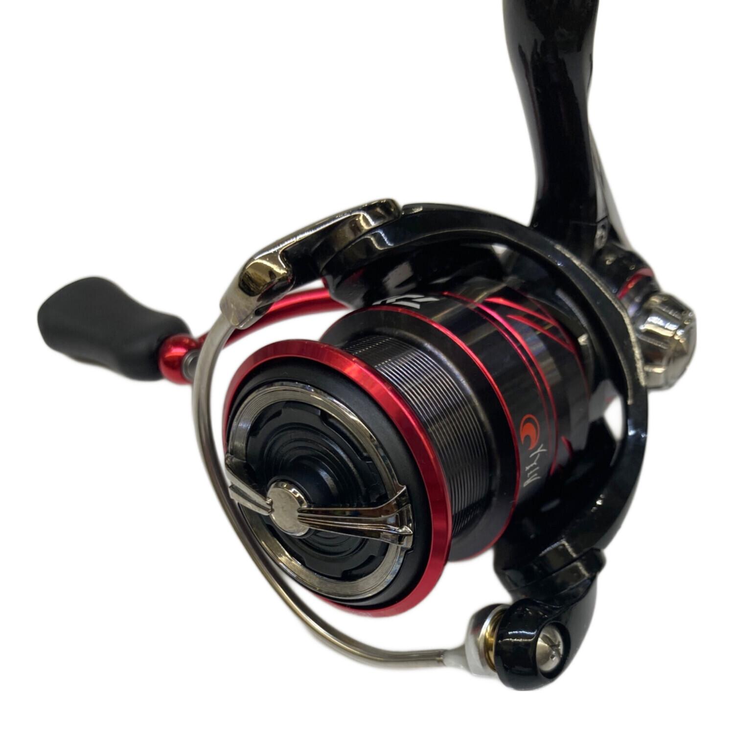 DAIWA (ダイワ) リール LT2000S スピニングリール 18月下美人