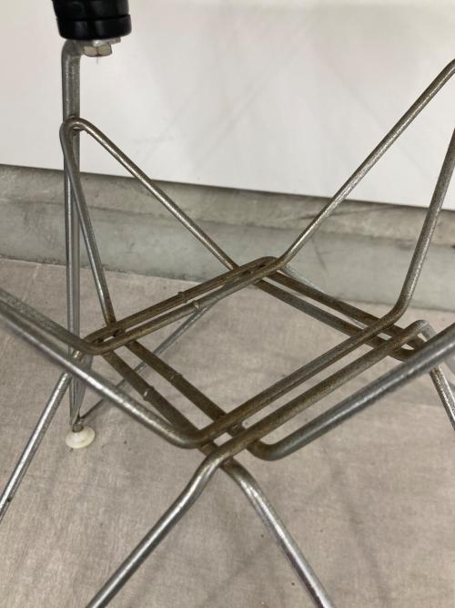 Herman Miller (ハーマンミラー) サイドシェルチェア ベージュ ベース：エッフェルベース（酸化有） 年代：1976年 モダンファニチャーセールス製造 @ FRP×ナウガレザー