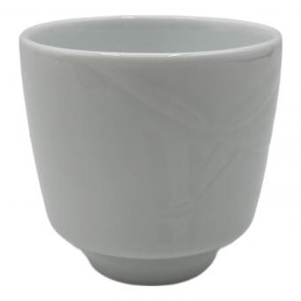 井上萬二窯(イノウエ マンジ) ぐい呑み 白磁笹彫文