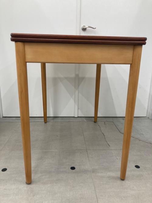 ゲームテーブル　Hans J. Wegner