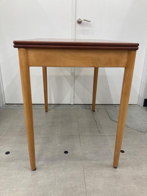 ゲームテーブル　Hans J. Wegner