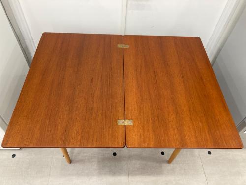 ゲームテーブル　Hans J. Wegner