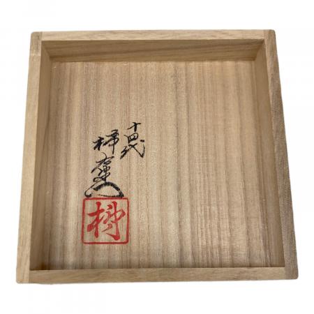 十四代 柿右衛門 (カキエモン) 一輪挿し｜トレファクONLINE